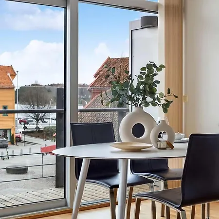 Heimby - Center Corner *