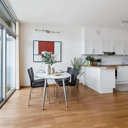 Heimby - Center Corner